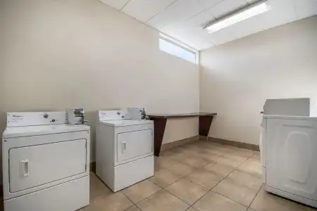 Hawthorn Suites by Wyndham Lubbock - 23