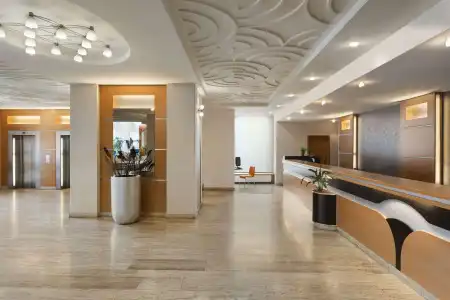 Ramada by Wyndham Bucharest Parc - 9