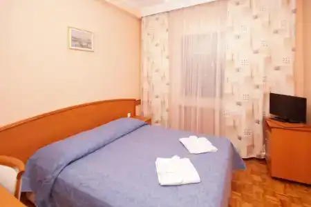 Adria - 16