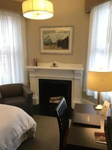 Maverick Suites at 245 Newbury St - 18