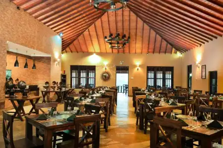 Mountbatten Bungalow- Thema Collection - 1