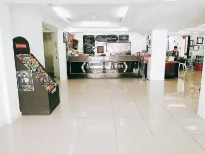 Boomerang Inn - 1