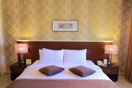 City Rose Suites - 109