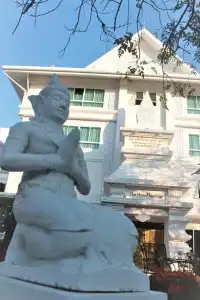 White Boutique and Spa - 19