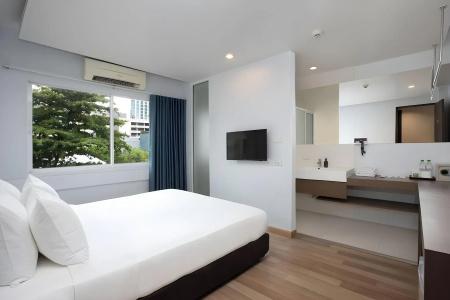 Nantra Silom - 21
