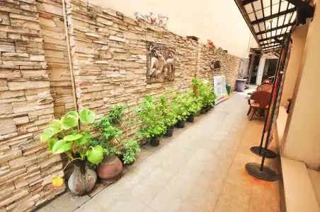 At Home Guest House - 8