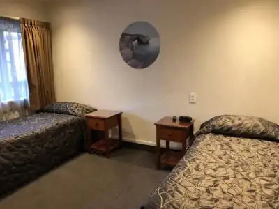 Commodore Motels - 43