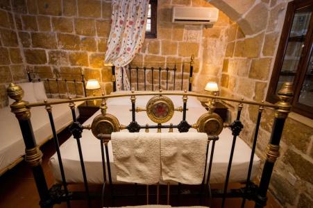 The Burrow Guest House - 173