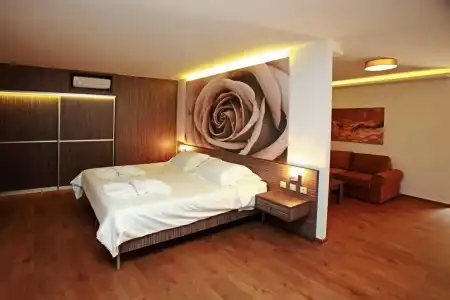 EuroKatrin Suites-Adults Only - 6