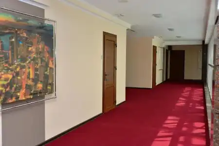 Mark Plaza - 9