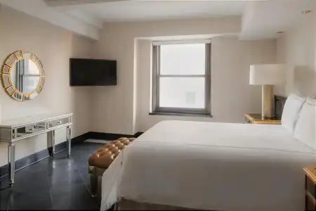 The Manhattan Club - 11