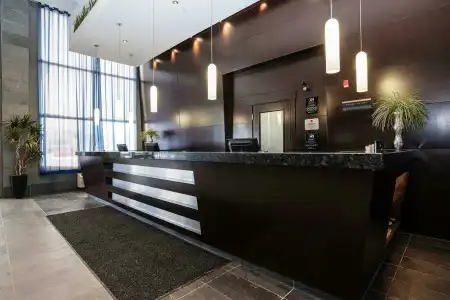 Sandmans & Suites Calgary West - 16