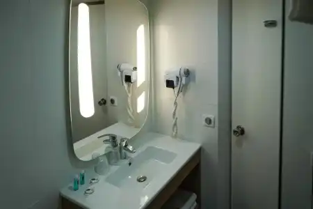 ibis Styles Marseille Centre Prado Place Castellane - 55