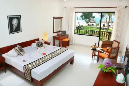 Sea Rock Villa - 3