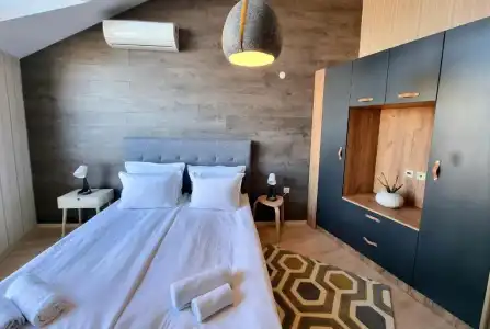 BOUTIQUE Entry E - 67