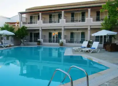 Toni's Guesthouse - 10