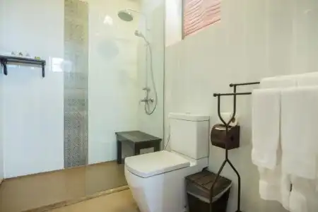 Mane Boutique & Spa - 128