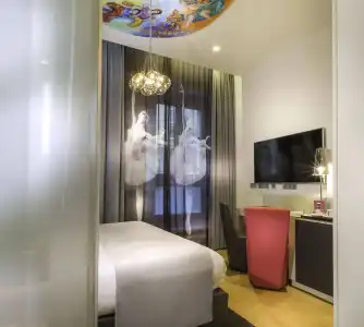 Lyric Paris - 4