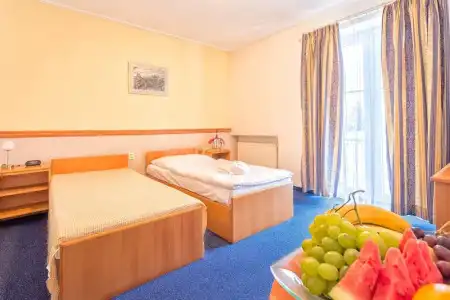Carl Inn - 6