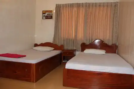 Lucky 2 Guesthouse - 4
