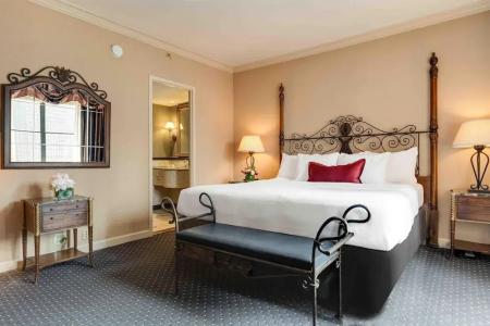 The Whitehall, BW Premier Collection - 50