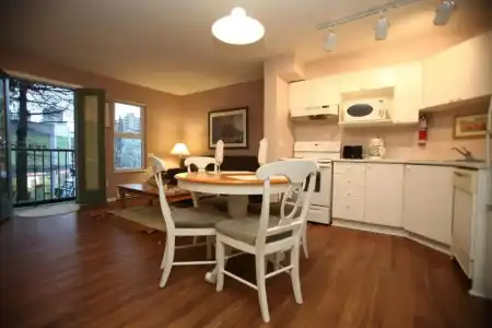 Times Square Suites - 10