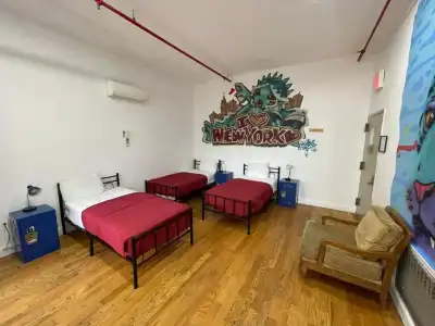 NY Moore Hostel - 46