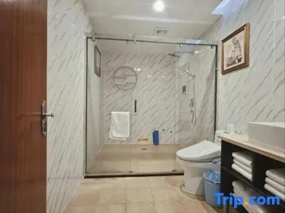 Longchen Holiday Inn (Shanghai Ruijin Hospital Yongjia Road Branch) - 57