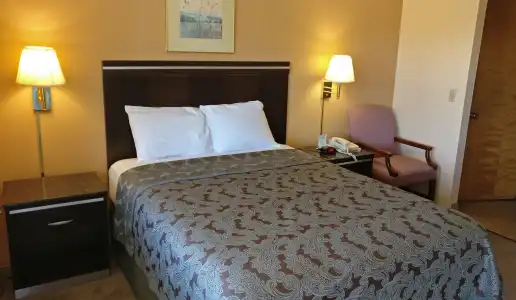 Royal Inn Eugene - 5