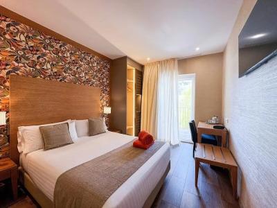 Windsor Tossa – Adults Only +16 - 41