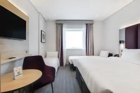 Premier Inn Dubai International Airport - 3