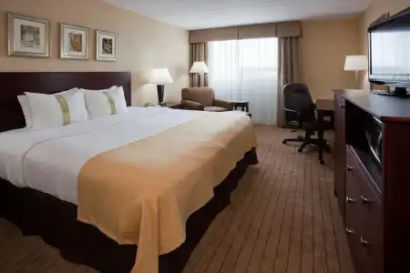 Holiday Inn Toronto Airport East by IHG - 5