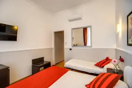 Everest Inn Rome - 42