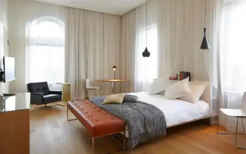 B2 Boutique + Spa - 55