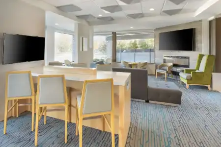 Best Western Plus Milwaukee West - 20