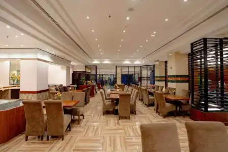 Luxe Grand Apartments - 40