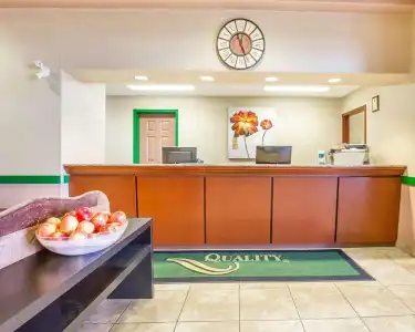Quality Inn And Suites Lethbridge - 1