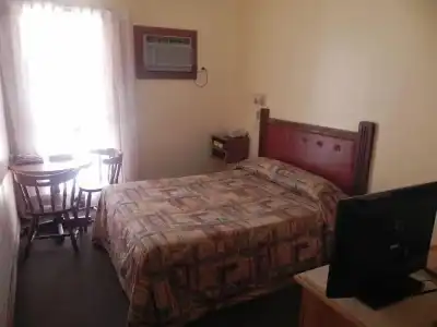 St Georges Motor Inn - 51