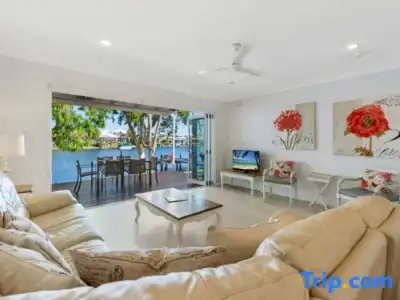Noosa Entrance Waterfront Resort - 312