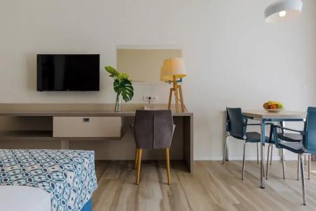 Romana Beach Apartments - 104