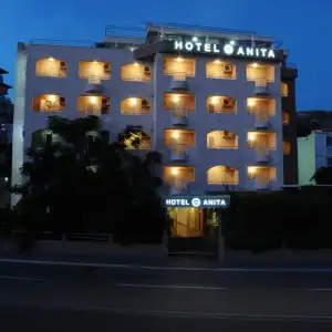 Anita - 13