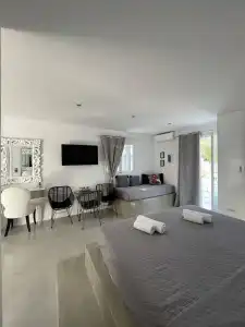 Zoumis Residence - 176