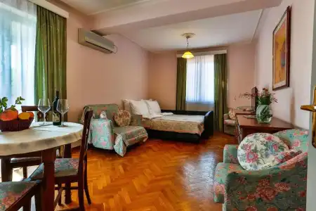 Villa Velzon Guesthouse - 65