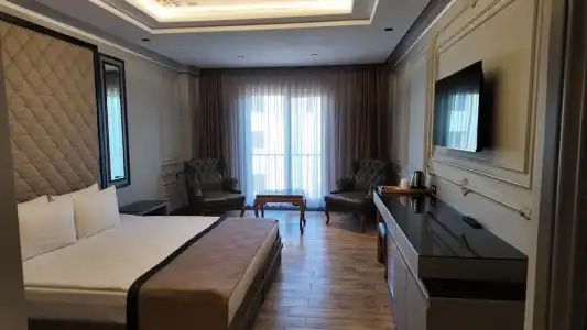 Lala Grand - 53