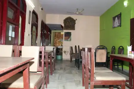 Raj Bed & Breakfast - 10