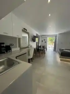 Zoumis Residence - 196