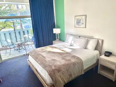 Foghorn Harbor Inn - 19