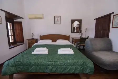 Goulas Traditional Guesthouse - 71