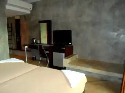 Naraya Riverside Resort - 3