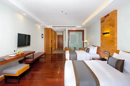 Pacific & Spa - 80
